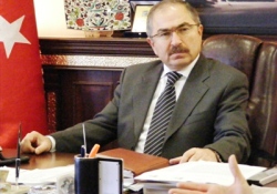 Yargıtay, fakire yardım dağıtan Vali Yaman için 1 yıl hapis istedi