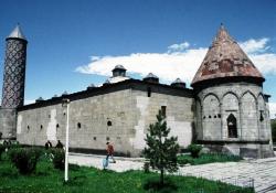 Yakutiye Medresesi, restore ediliyor