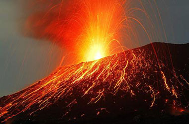 Endonezya'da yanardağ patlaması