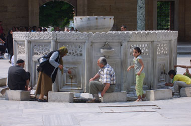 Palandöken'deki camilerde kadınlar için abdest alma yerleri yapıldı