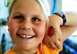 Oyun oynayamayan ve dokunulmayan çocuğun beyni yüzde 30 az gelişiyor