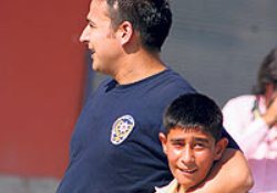 Yolda bulduğu 7 bin 500 TL’yi polise teslim etti