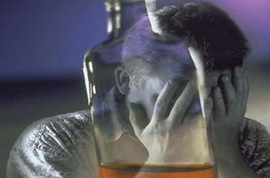 Sigara ve alkol kanseri de tetikliyor