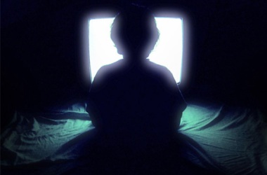 Çok izleyen çocuklar hastalanıyor