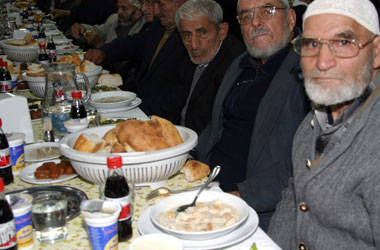 Sağlıklı oruç için, günde 4 öğün