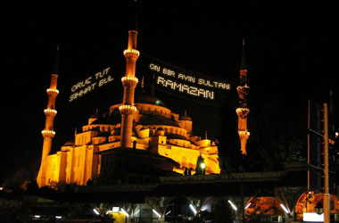 Bu akşam ilk teravih ve ilk sahur