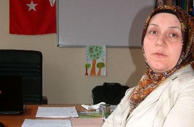 Lojmanda bile başörtüsü baskısı