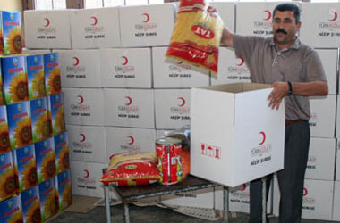 Kızılay'dan günde 30 bin kişiye iftar