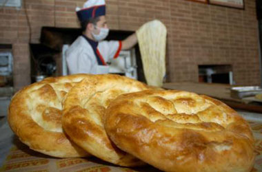 70 derece sıcaklıkta ekmek mücadelesi veriyorlar