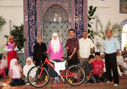 Bisikletle ödüllendirildiler