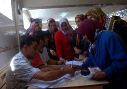 Uşşaki Vakfı, 450 aileye gıda paketi dağıttı