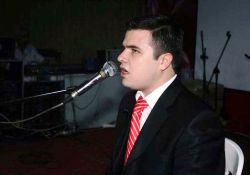 Görme engelli hafız Ispartalılara Kur'an ziyafeti verdi