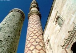 Üç Şerefeli Cami'nin 16 yıl süren restorasyonu tamamlandı