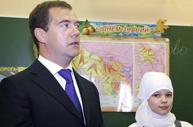 Başörtüsü Rus kamusalında!