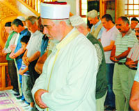 39 yıldır hatimle kıldırıyor