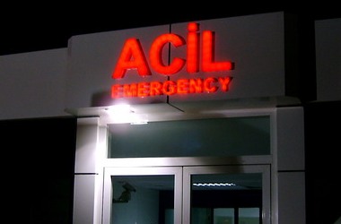 Emekli maaşıyla hayra devam ediyor