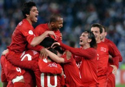 Milli futbolcular, cuma namazı kıldı