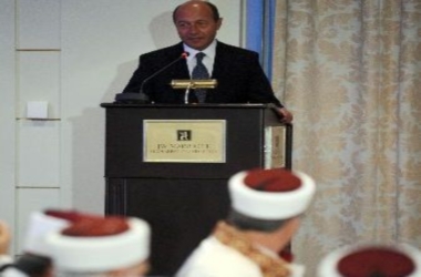 Politikacı İslamı tanımaya mecbur