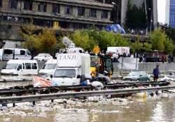 Su ve gıdayla bulaşabilecek hastalıklara dikkat!