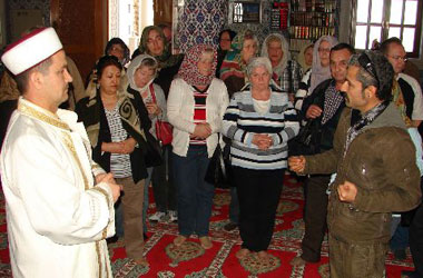 Kadınlara şiddeti imamlar önleyecek!