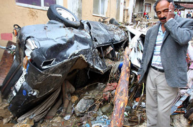 Sel felaketi neden oldu?