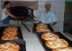 İşleri üçe katlanan fırıncılar, Ramazan'ın bitmesini istemiyor