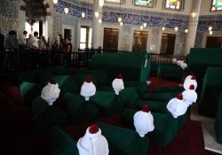 Ayasofya türbeleri, kapılarını ziyaretçilere açtı