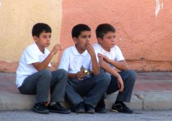 Çocuklarınız kiminle arkadaş dikkat edin