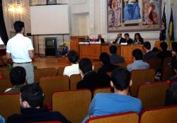 YÖK Kiev'de Türk öğrencilerini dinledi