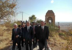 Yunus Emre mezarı başında anıldı