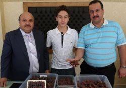 En çok hurmayı Türk hacılara satıyoruz