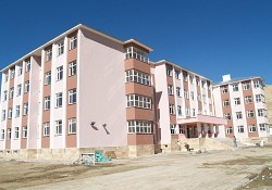 İzmir'de 13 lise kapatılarak yerlerine Anadolu lisesi açılacak