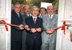 Hattat Yusuf Sezer, 47. hat sergisini Gaziantep'te açtı