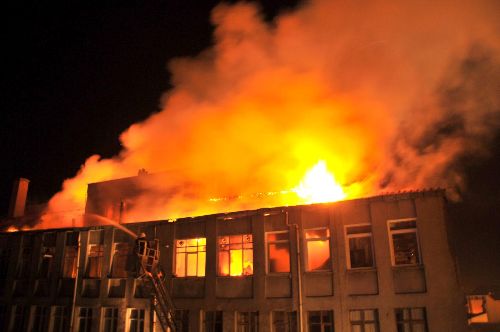 Meydana gelen 17 bin yangının sebebi sigara