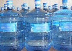 Aşırı yıpranmış damacanalarda satılan suları almayın