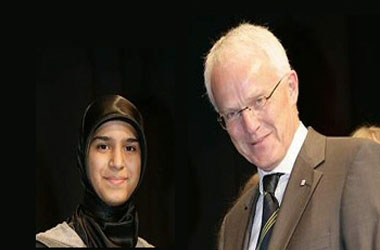 Başörtüsüyle Almanyada 1. oldu