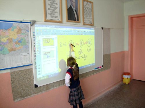 Akıllı sınıflar sayesinde dersler daha zevkli geçecek