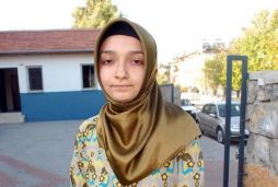 Kütahya’da başörtüsü eylemlerine polis engeli…