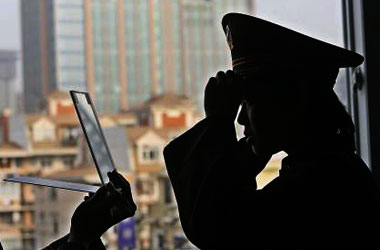 Darbeci misiniz? Aynaya bakın!