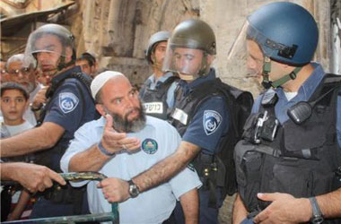 İsrail'den Müslümanlara ibadet yasağı