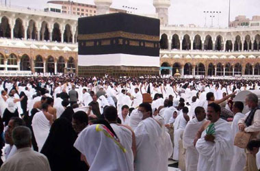 Mekke bir mihrab, Medine bir minber, O (asm) imam