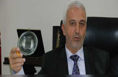 Bürokratın başörtüsü işgüzarlığı