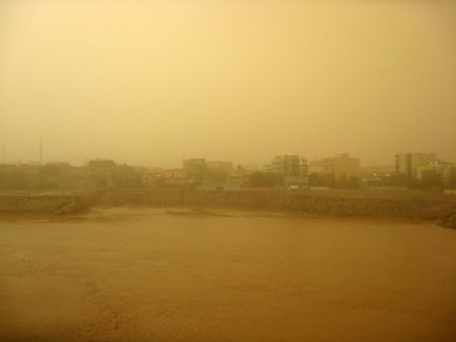Suriye üzerinden gelen toz bulutu Güneydoğu'da hayatı olumsuz etkiliyor