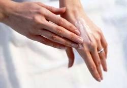 Soğuk havalarda eller özen ister!