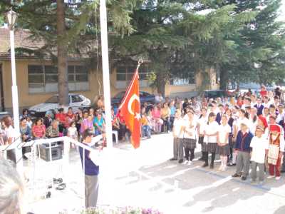 Milli güvenlik dersi ve ant kaldırılsın
