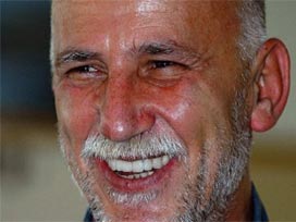 Ömer Lütfi Mete'yi son yolculuğunda sevenleri yalnız bırakmadı