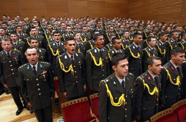 Kara Harp Okulunda Nurcu teğmen