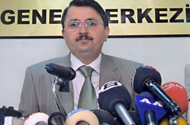 Başörtüsü mecliste de serbest olmalı