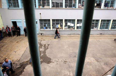 Suriye 2 bin 130 tutukluyu serbest bırakıyor