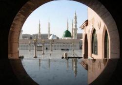 Hacılar ilk Cuma namazı için Mescid-i Nebevi'ye akın etti